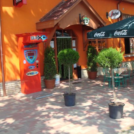 Platan Panzio Bed & Breakfast Nagyszenas Luaran gambar