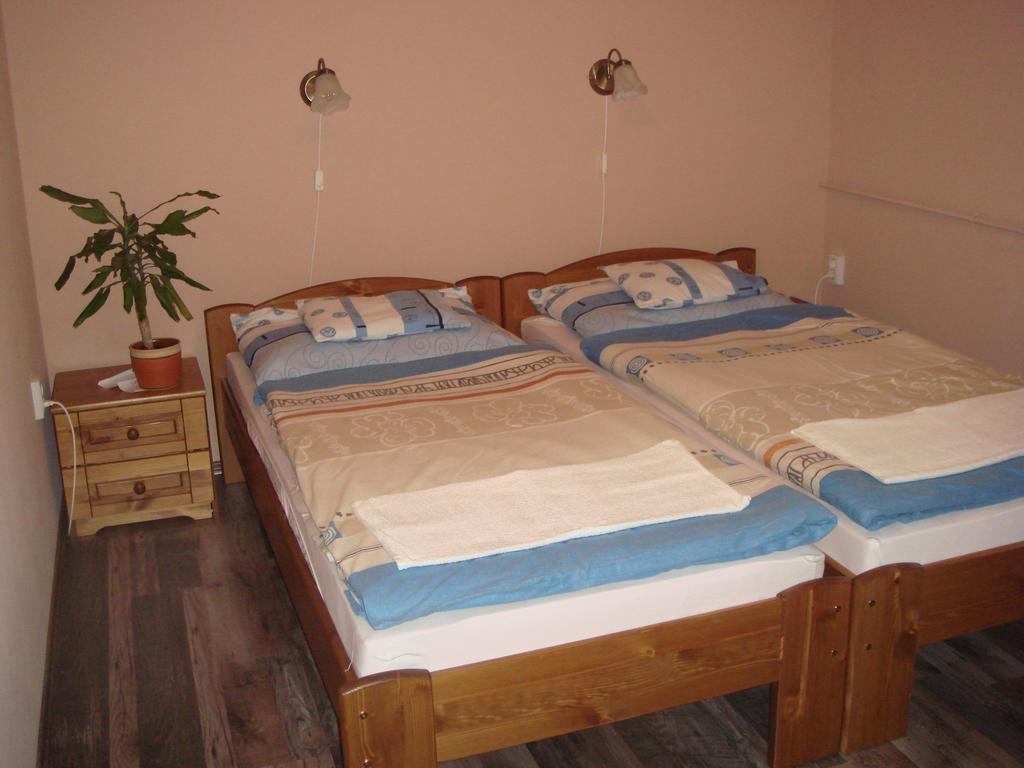 Platan Panzio Bed & Breakfast Nagyszenas Bilik gambar